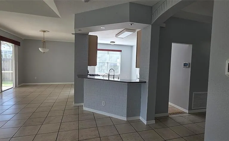 1305 Lakehurst Way — Photo 22