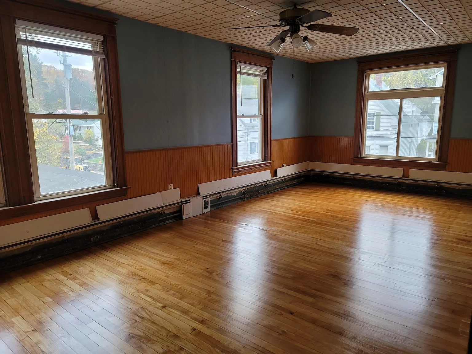 3 bed, $1,800 — Photo 1
