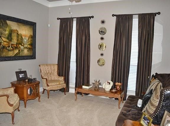 SALON FORMAL AREA WILL ACCOMODATE A PIANO