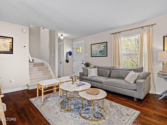 4th image of 1616 Dunraven Dr