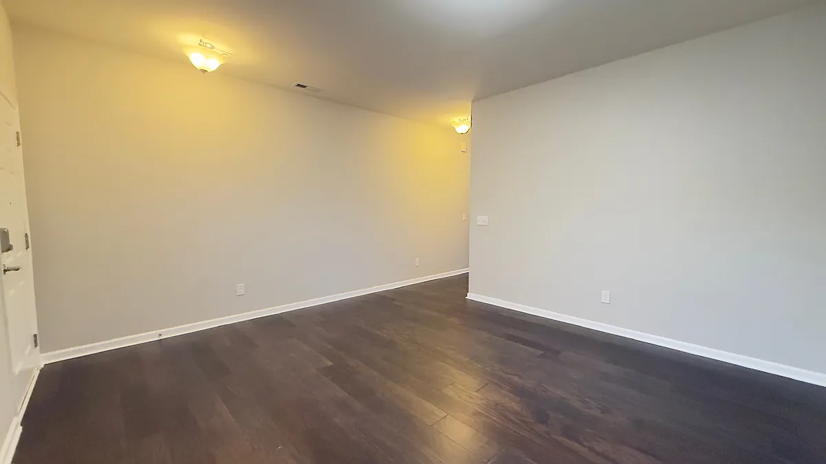 Building Photo - 1800 Yellow Daisy Dr