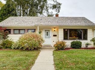 3211 Lakeview Cir, Racine, WI 53402