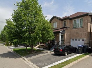 26 Roxton Cres, Brampton, ON L7A 2E7