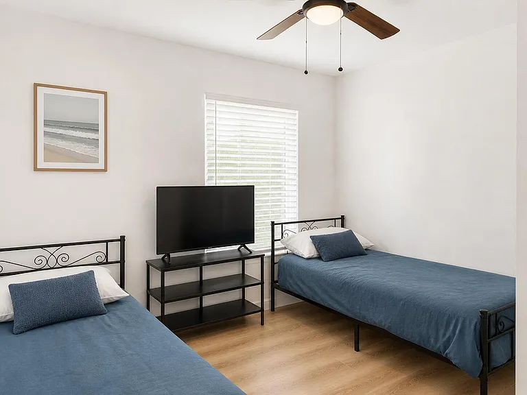 817 Tyler St #2 — Photo 8