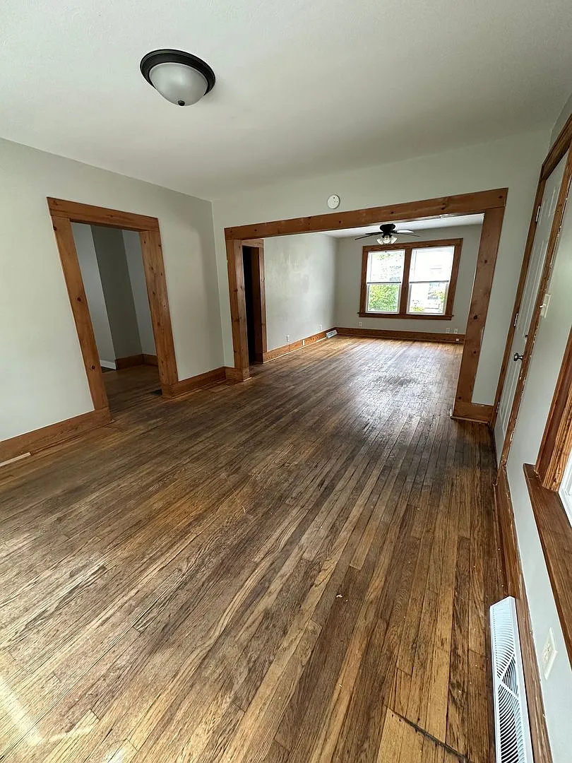 507 Dewey Avenue — Photo 2