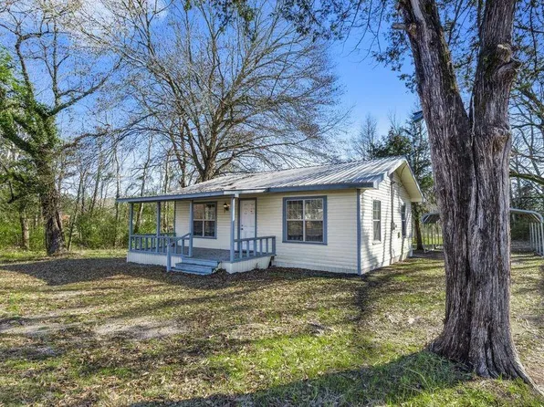 472 E Main St, Zavalla, TX 75980