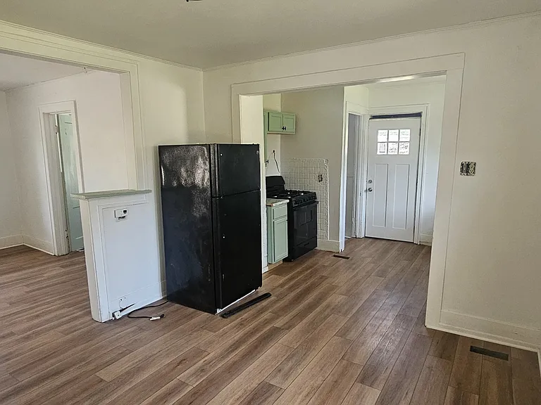 222 N Grange Ave — Photo 9