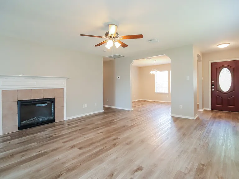 3121 Centennial Village Dr — Photo 4