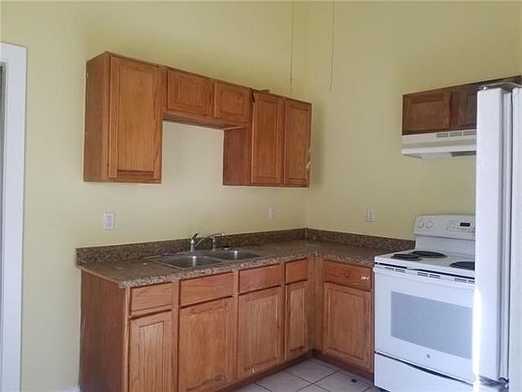 5th image of 2912 Baudin St