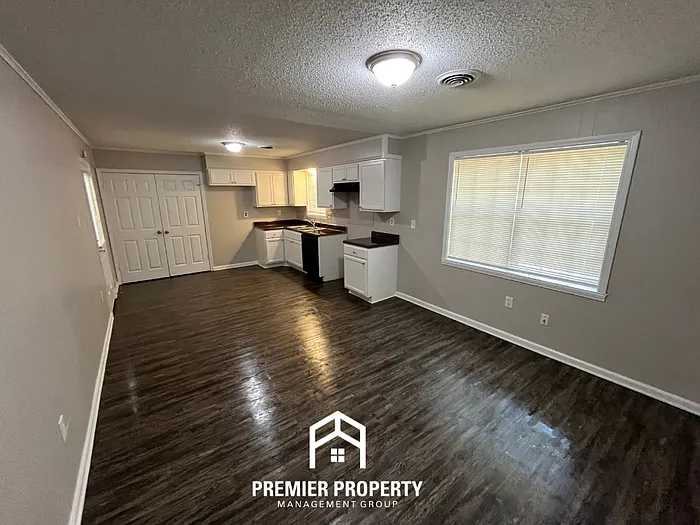 3165 Mackham Ave — Photo 4
