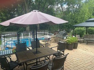 2506 Adamsway Dr, Aurora, IL 60502