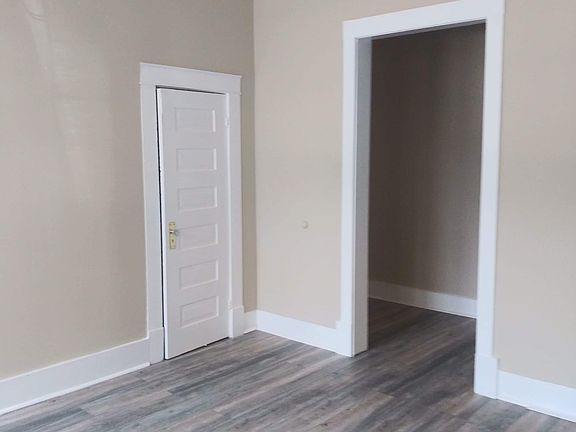 Dining RMpass thru hall way