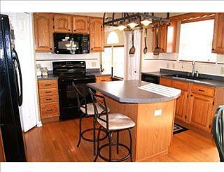 5th image of 202 Emily Dr