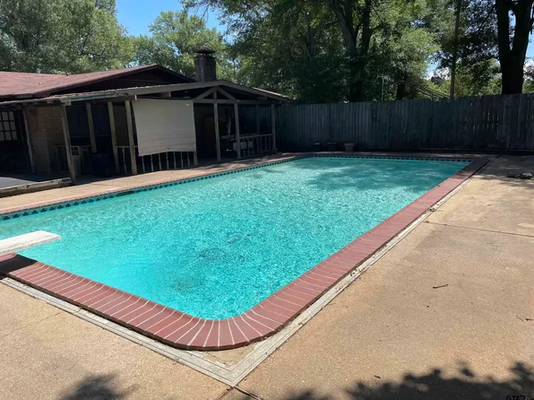 1302 Jeb Stuart Dr, Tyler, TX 75703