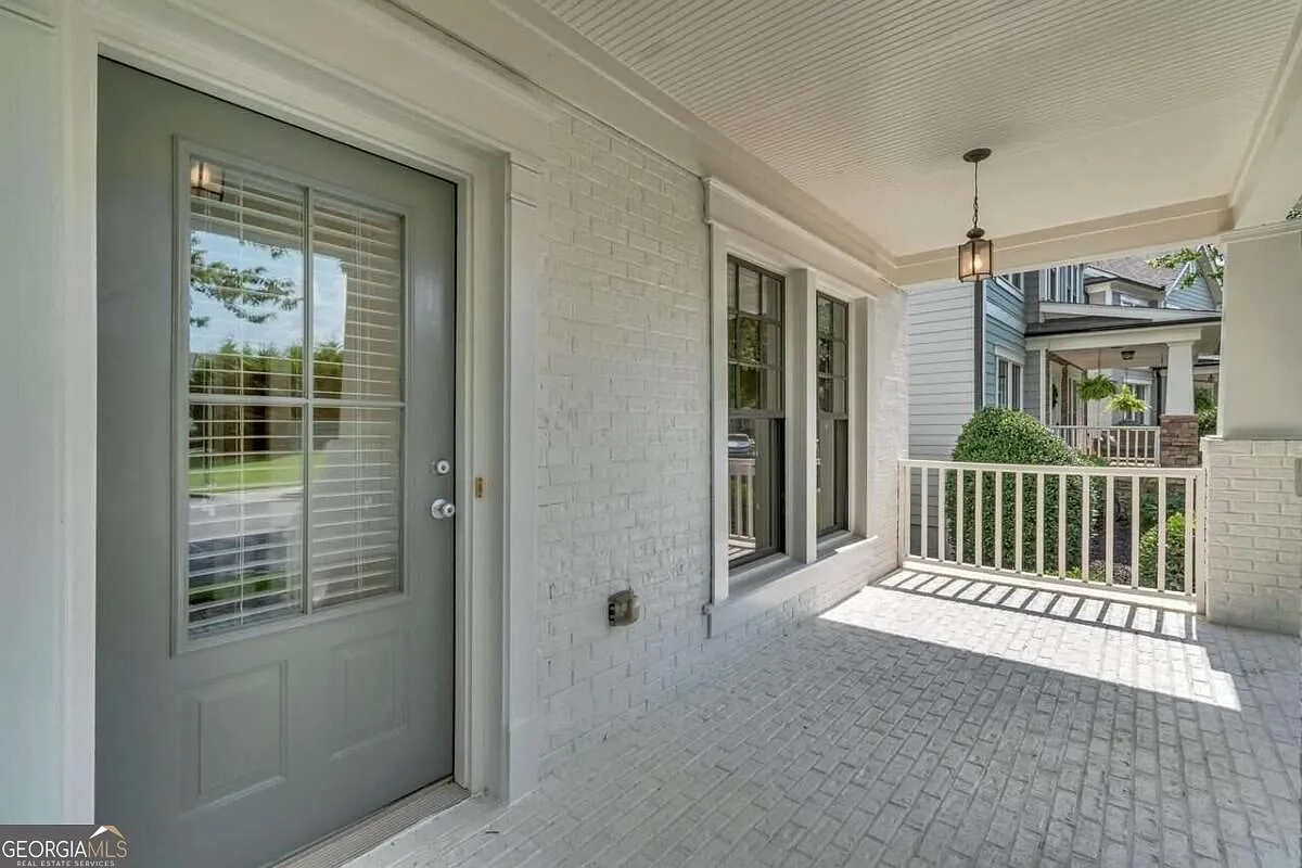 4 bed, 2.5 bath, 2140 sqft, $3,350 — Photo 3