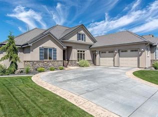 2906 S Dawes St, Kennewick, WA 99338