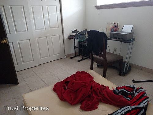 4th image of 2108 S Solano Dr APT 6