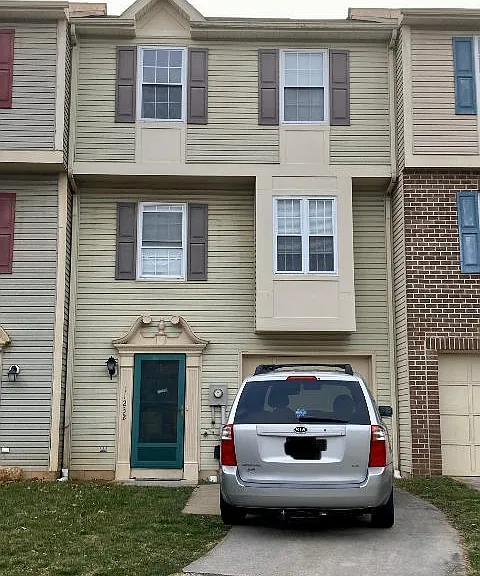 11232 Cristins Cir — Photo 1