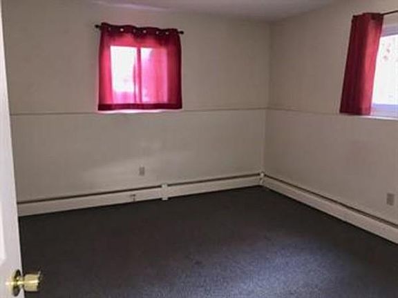 5th image of 133 Creek St APT 1