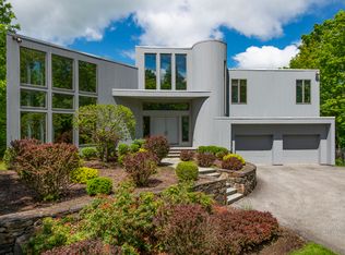 5 Powder Hill Rd, Waccabuc, NY 10597