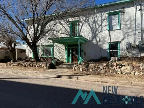 426 Valencia St, Las Vegas, NM 87701