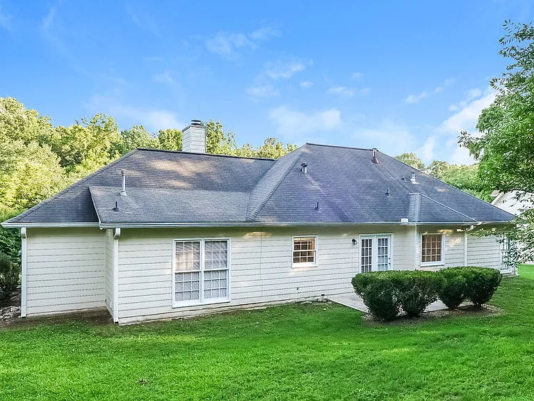 3935 Willowmeade Dr — Photo 16
