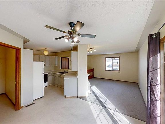 5th image of 9406 100th Ave #B