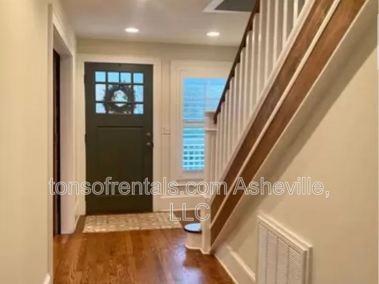240 S Beaumont St — Photo 3