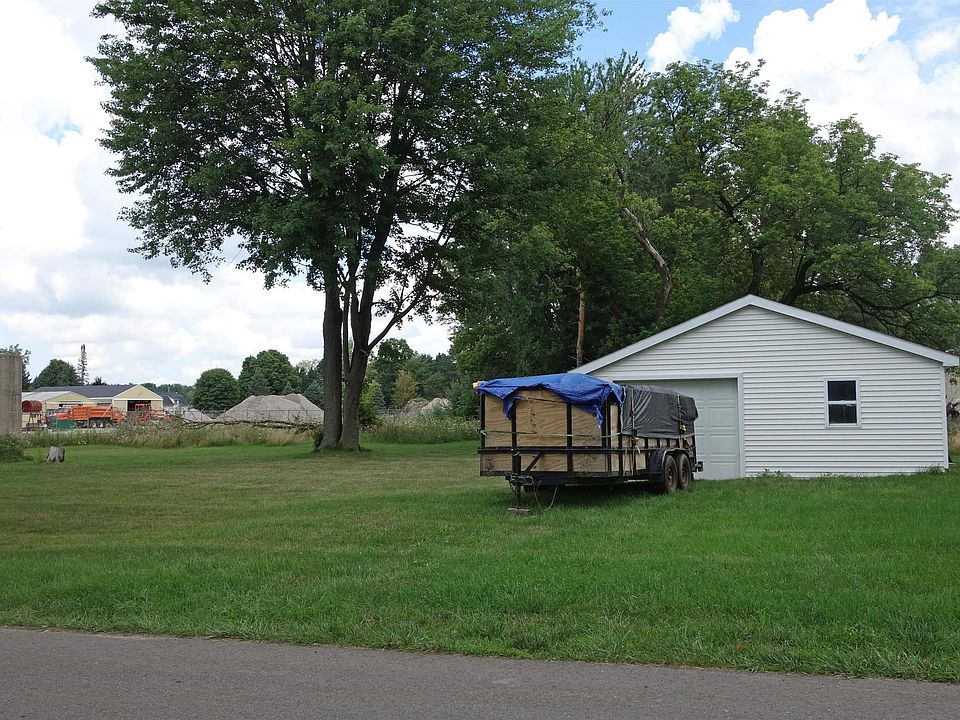 2nd image of 620 Lansing St