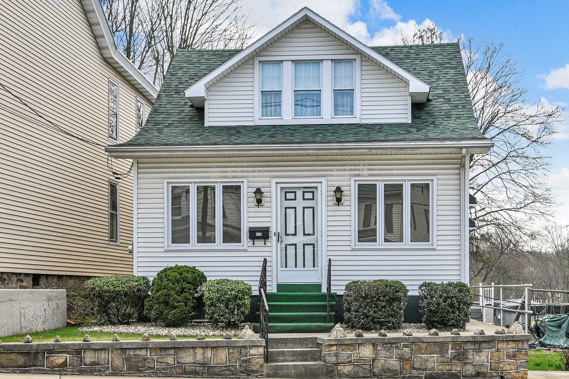 01-Exterior Front