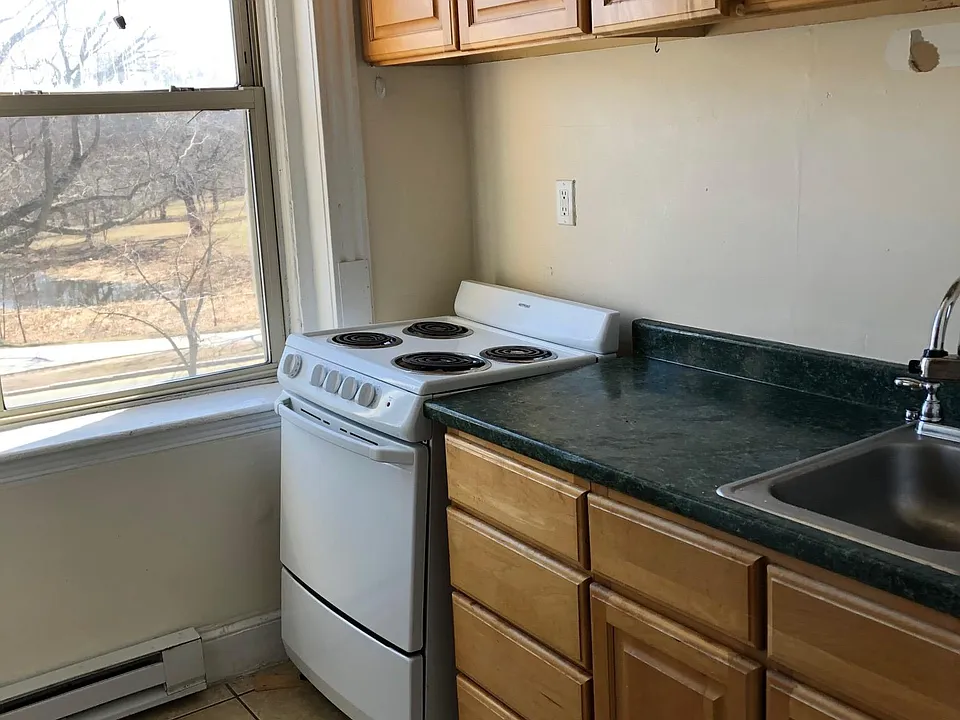55 Park Dr #18