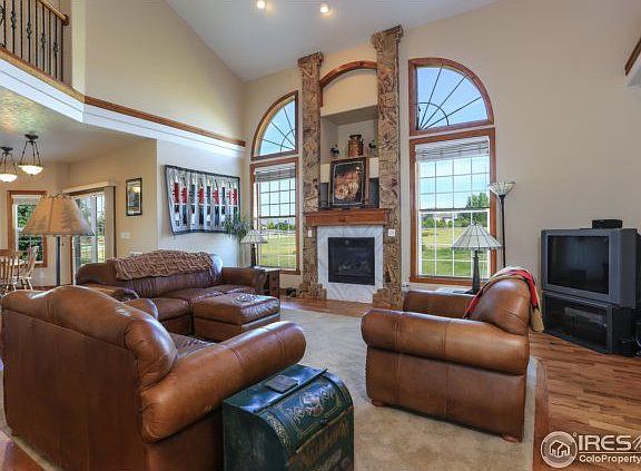 4th image of 1268 Hilltop Cir