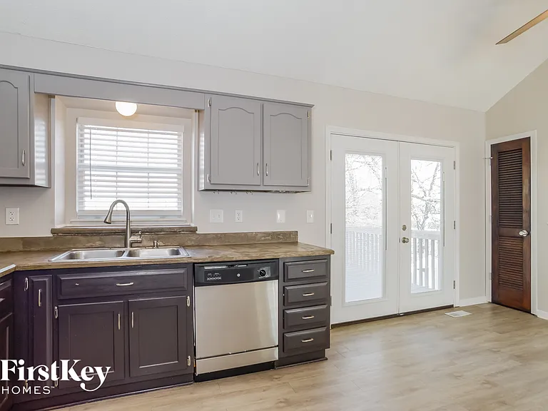 1106 Park Dr — Photo 5
