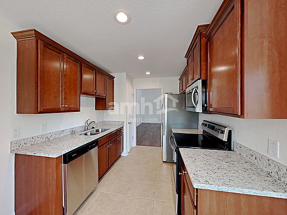 3rd image of 14417 Edinburgh Moor Dr