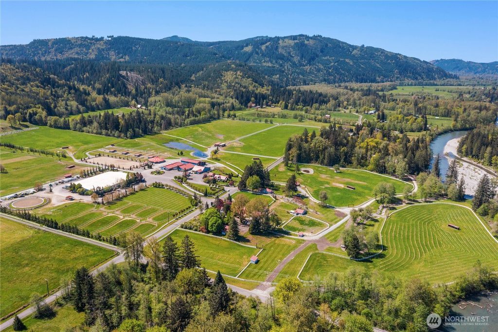 21733 Entsminger Road NE, Arlington, WA - View 2