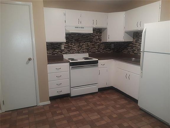 4th image of 518 Hutchinson St