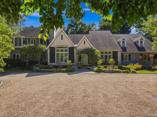 2 Meadow Sea Lane, East Setauket, NY 11733