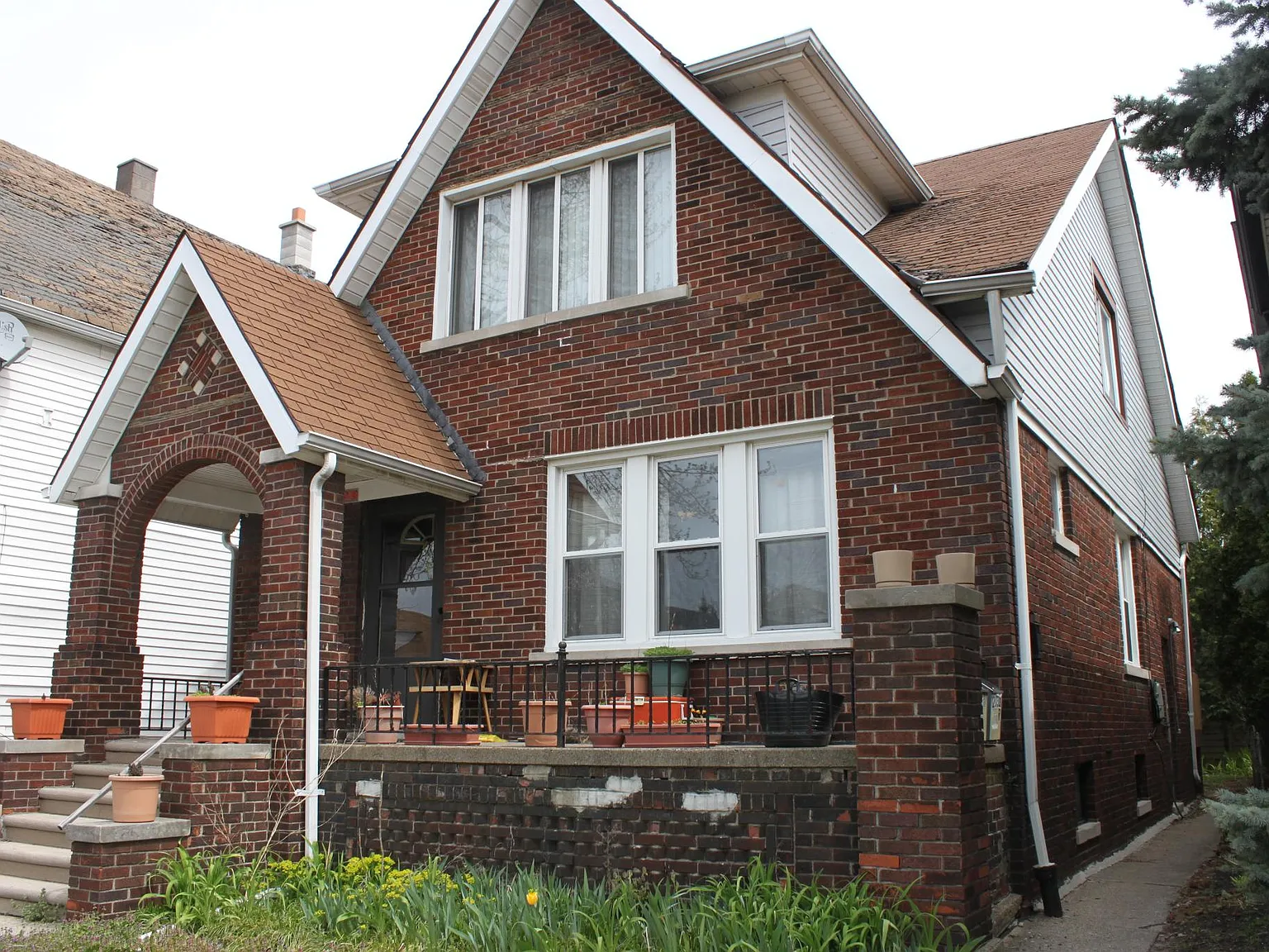2 bed, 800 sqft, $1,090 — Photo 1