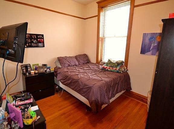 4th image of 1445 W Belle Plaine Ave #2W
