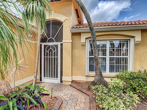 2nd image of 5653 Emerald Cay Ter