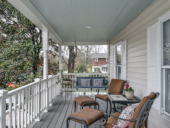 3rd image of 501 Orchard St NW
