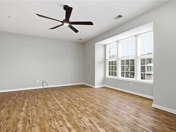 4th image of 117 Maple Ridge Ct