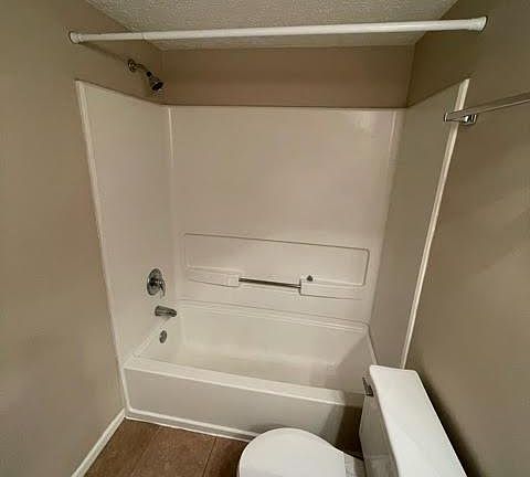 4th image of 5330 Stonemeadow Ave APT F