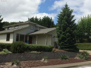 2485 NW Loma Vista Dr, Roseburg, OR