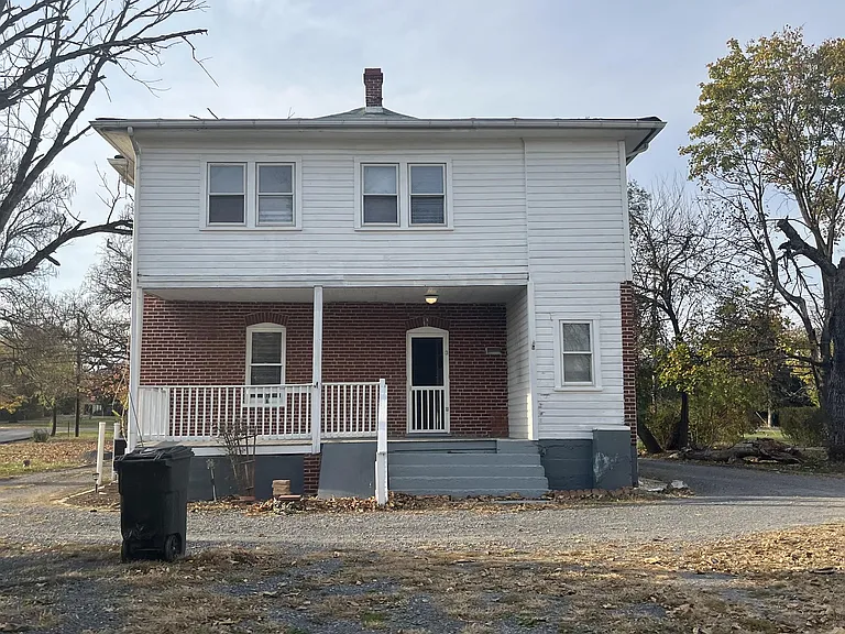 2000 Martinsburg Pike — Photo 29