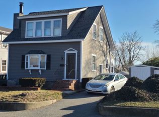 24 New Gardner Neck Rd, Swansea, MA 02777