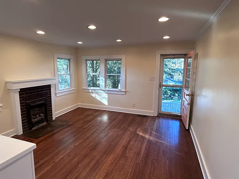 8 Pineview Rd — Photo 4