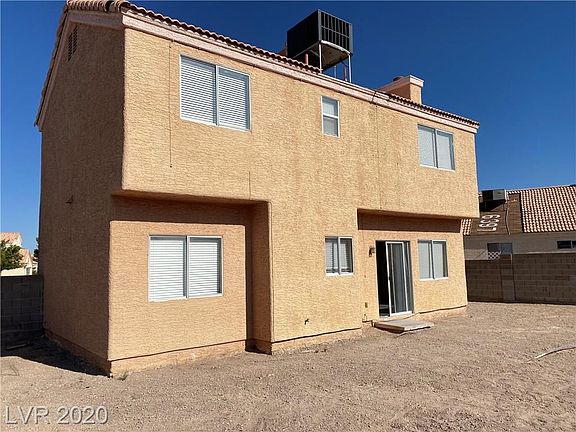 3rd image of 1400 Canyon Rose Way