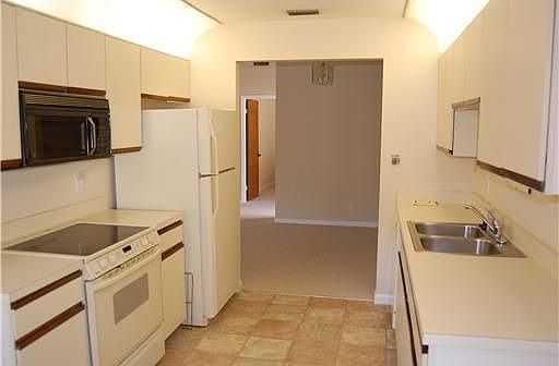 4th image of 71 Ironwood Way N