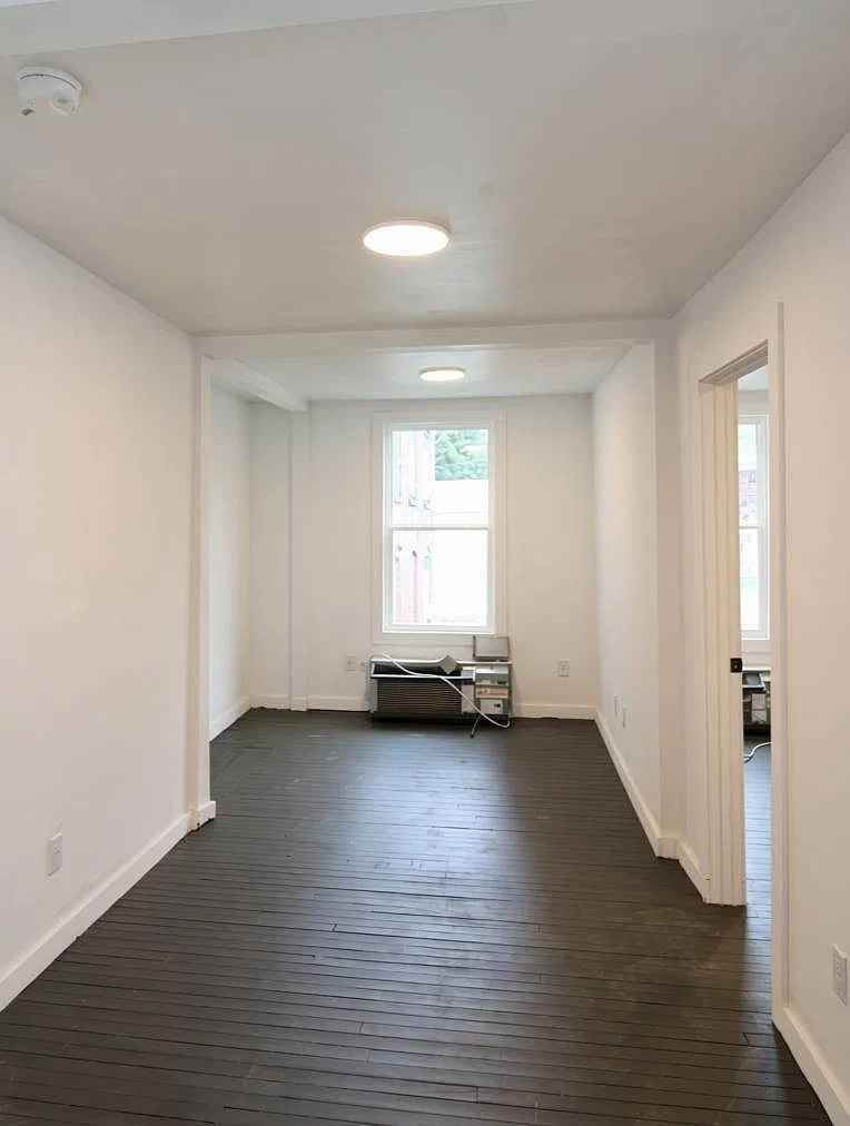1 bed, 1.0 bath, $1,075 — Photo 3